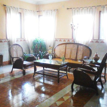 מרידה Hostal Alameda מראה חיצוני תמונה